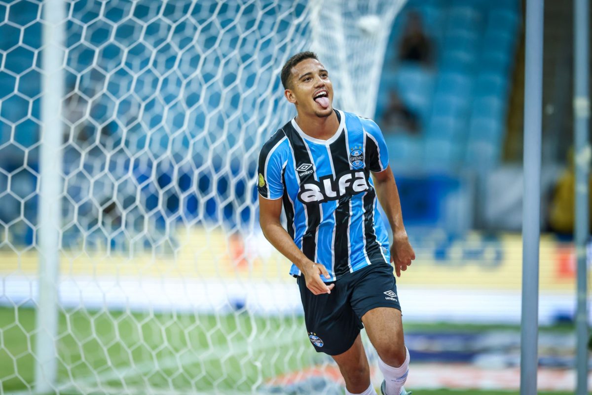 Grêmio goleia o Pelotas na Arena