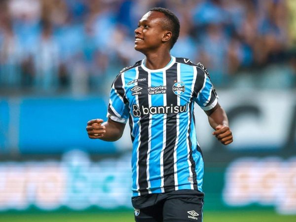 Grêmio encaminha venda da Nathan Fernandes ao Botafogo