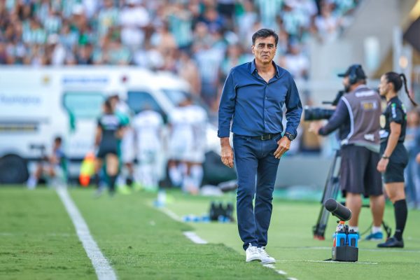 Grêmio prepara defesa para ter Quinteros no jogo