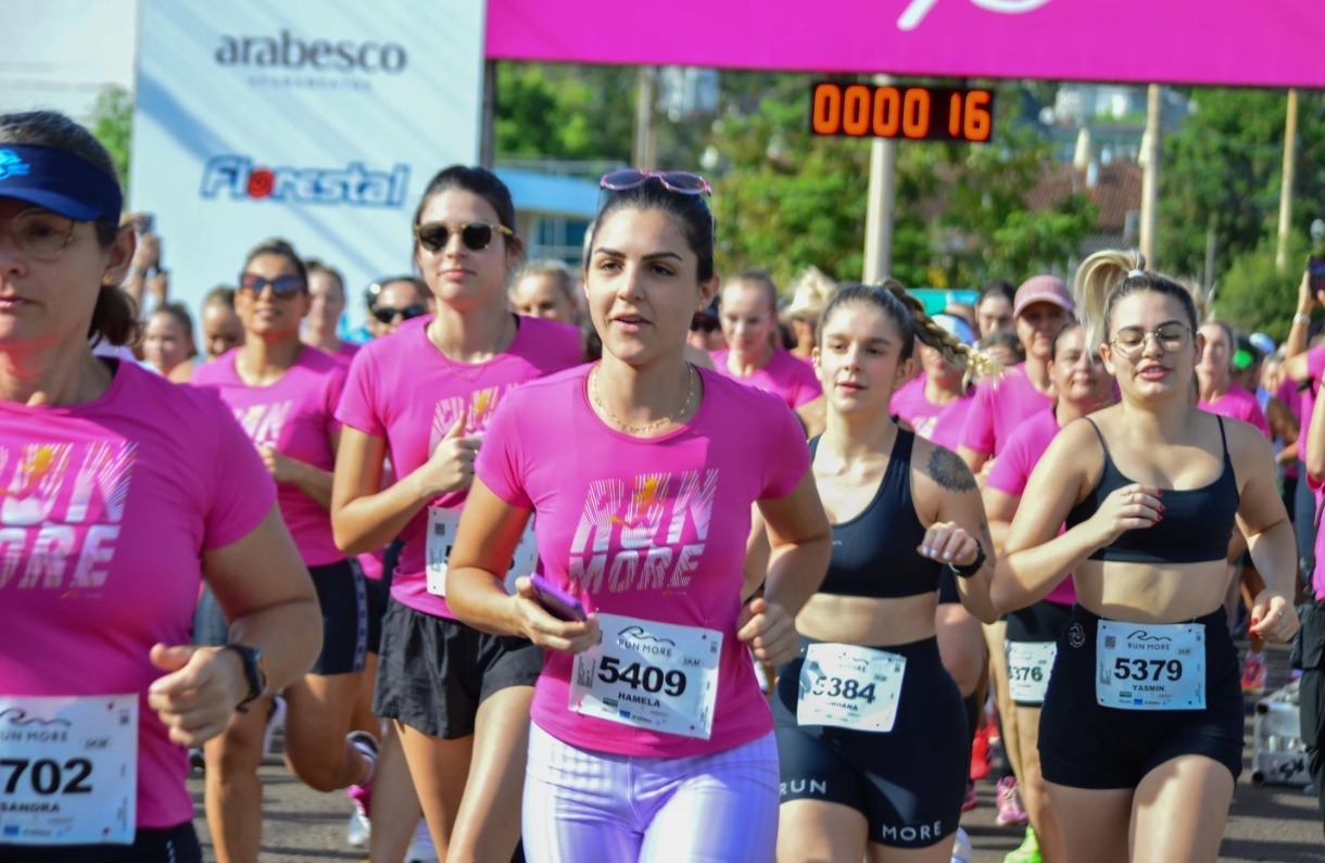 Com recorde de participantes, Corrida Run More reúne mulheres em prol da Liga
