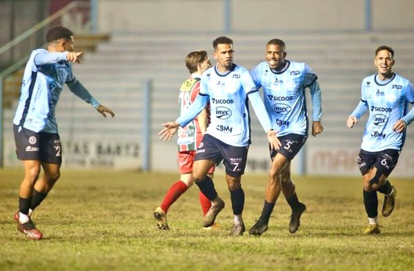 Alviazul conhece caminhos da temporada na segunda-feira