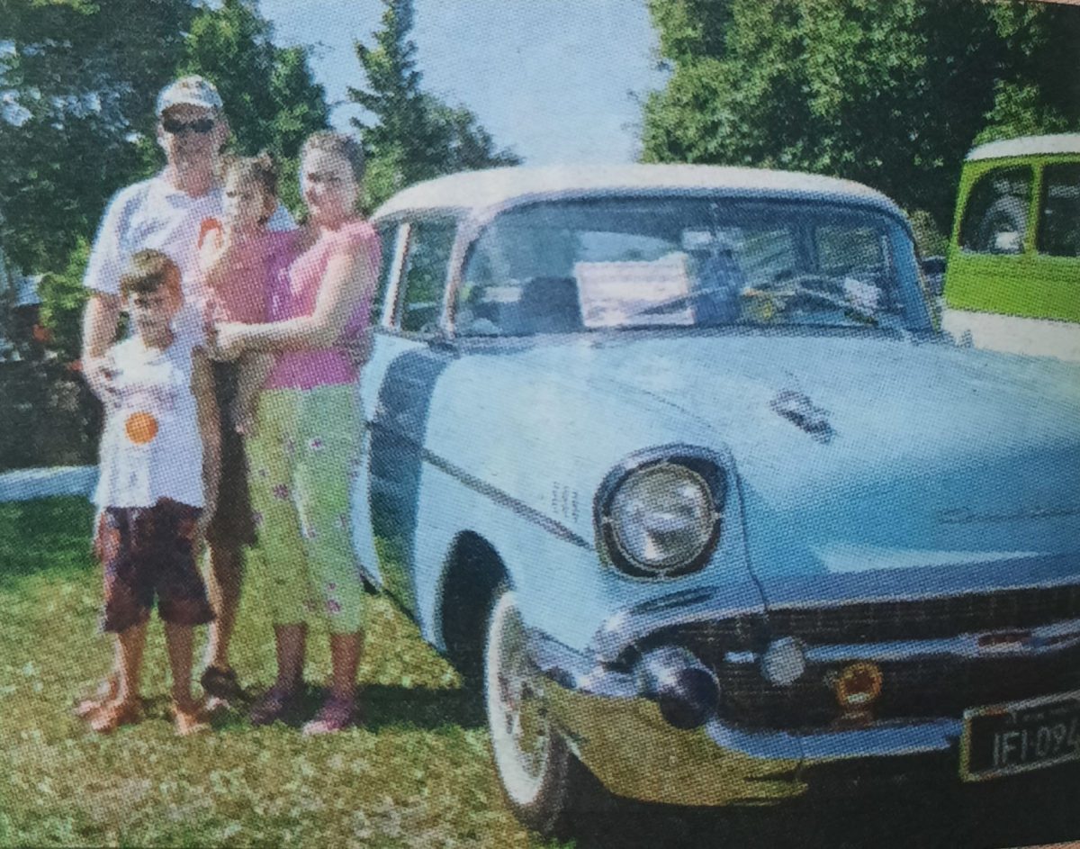 Há 20 anos: mais de 10 mil pessoas no Encontro de Carros Antigos