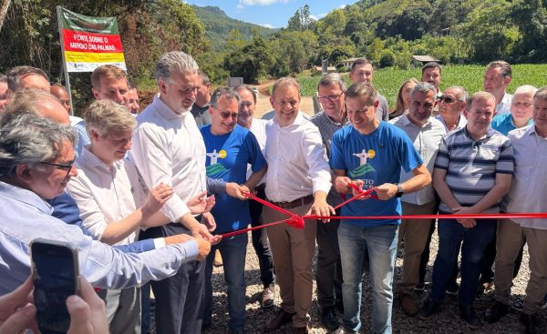 Iniciativa privada entrega pontes a municípios do Vale