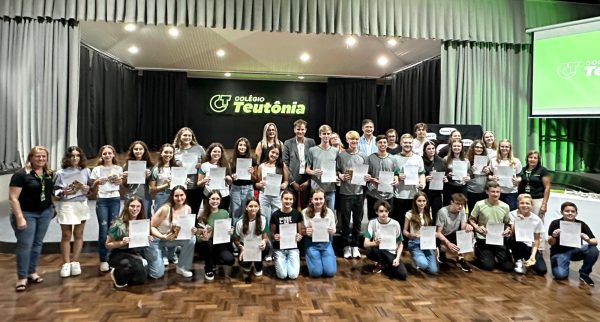 Colégio Teutônia celebra desempenho de estudantes na Língua Alemã