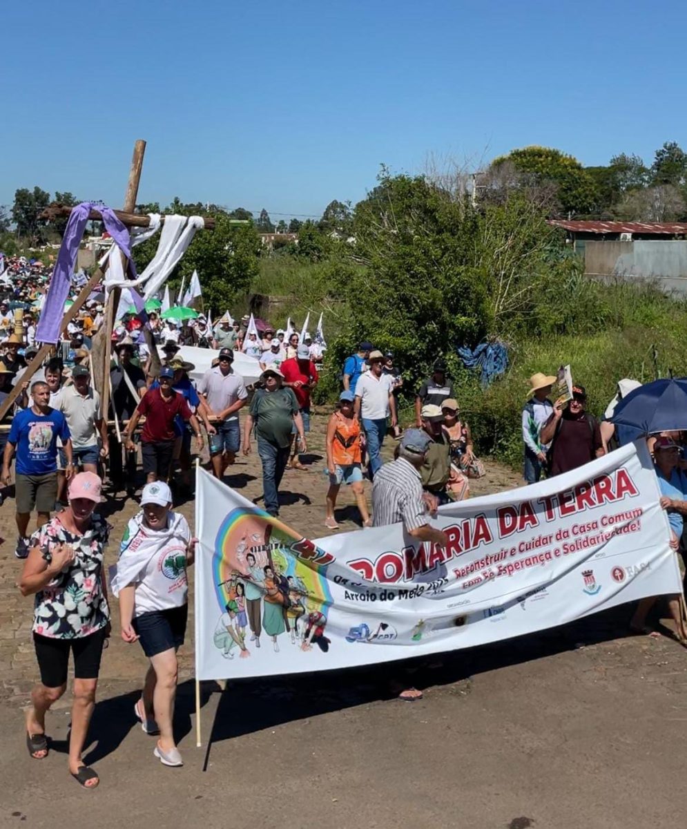 Romaria da Terra reúne mais de dez mil pessoas em Arroio do Meio