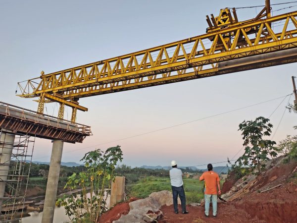 Obra avança com içamento da primeira viga