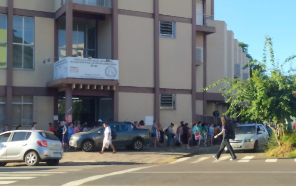 Sindicato entrega brindes pelo Dia da Mulher