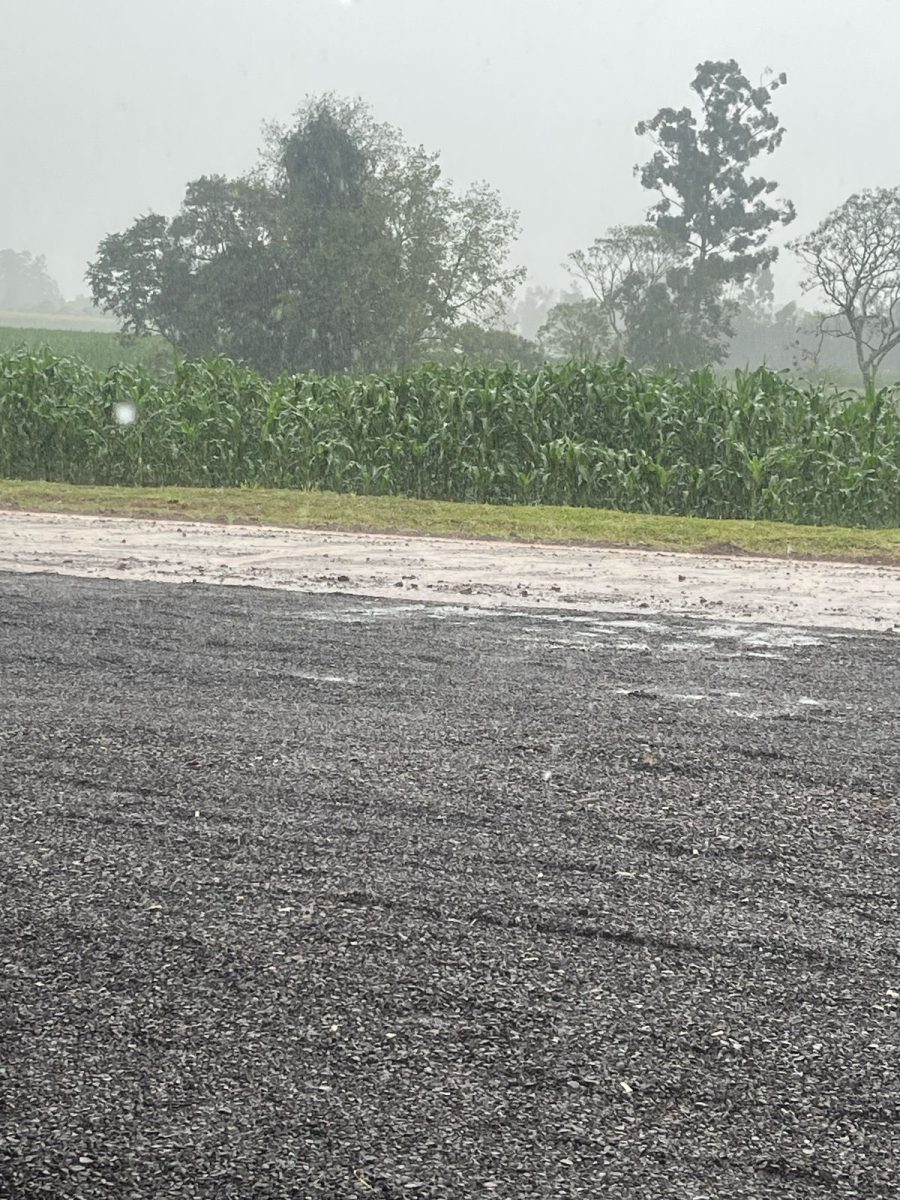 Chuva cancela jogos no Vale