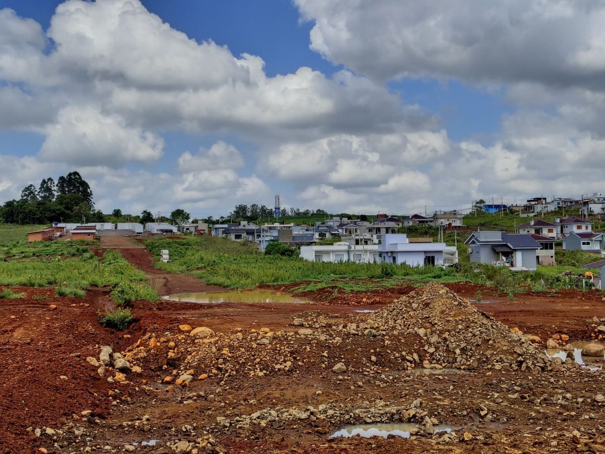 Terrenos serão preparados para construção de 43 moradias