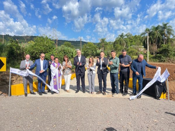 Santa Tereza inaugura ponte alternativa à destruída durante gravação de vídeo