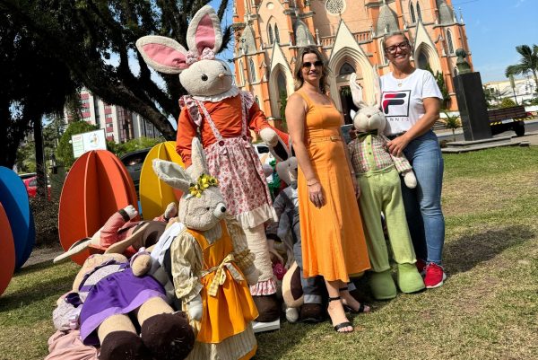 Praça Matriz de Venâncio Aires recebe decoração de Páscoa