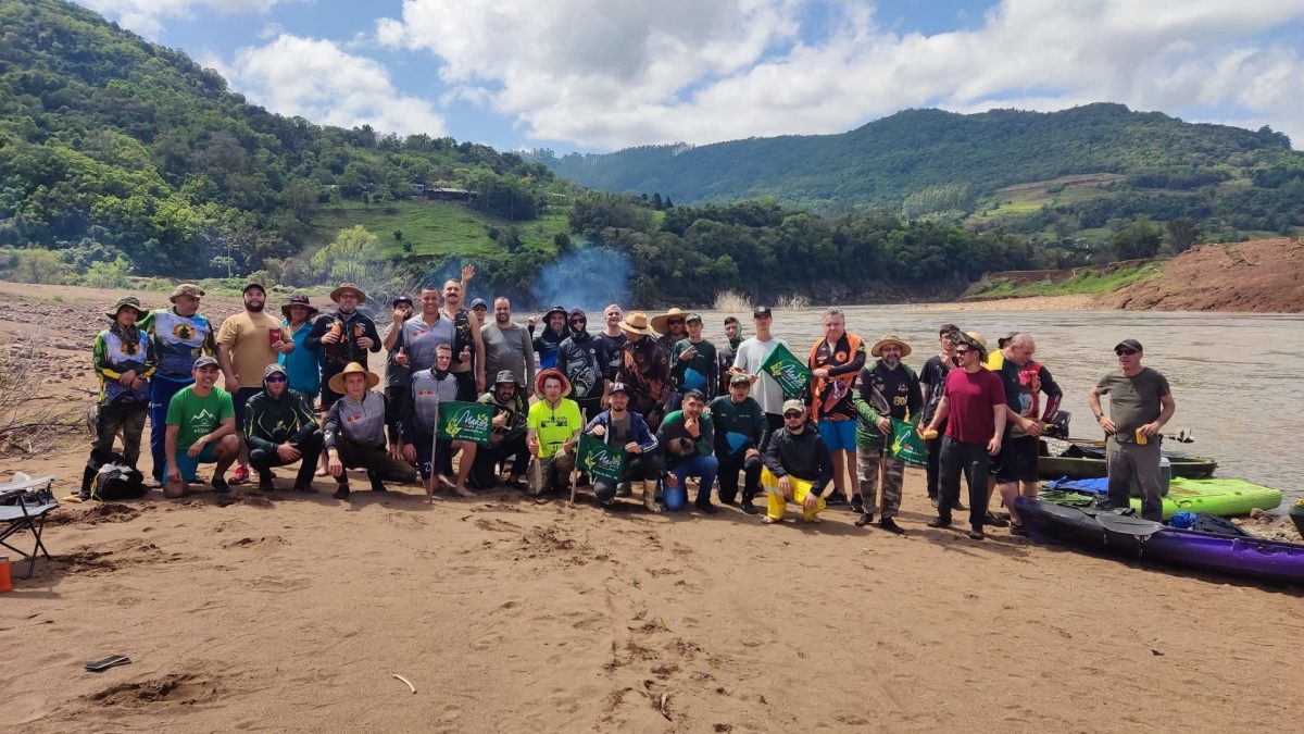 Caiaqueiros plantarão 110 mudas nativas nas margens do rio Taquari