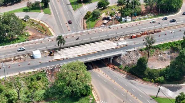 Concretagem de vigas em viaduto exige bloqueio da Pasqualini