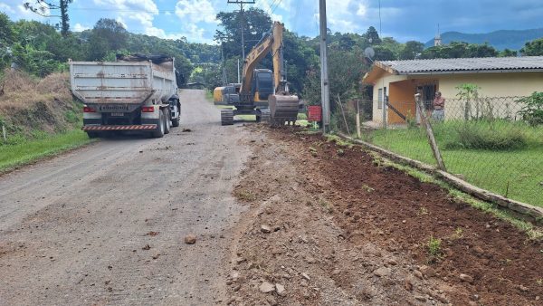 Bela Vista do Fão recebe trechos de asfalto