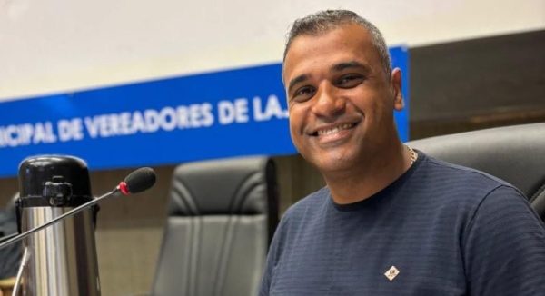 Defesa obtém liminar e Antônio Oliveira permanece na câmara