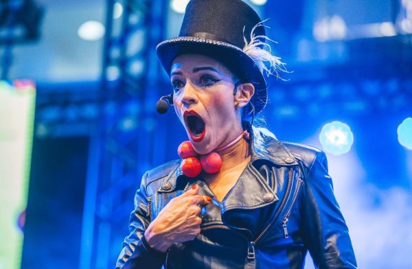 “A arte de tocar corações sob a lona do circo”