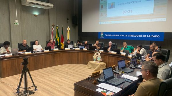 Vereadores repercutem problemas no recolhimento de lixo