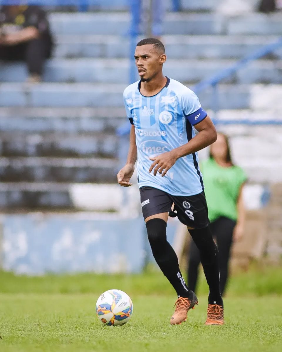 No dia do aniversário, Lajeadense anuncia retorno de Julio César