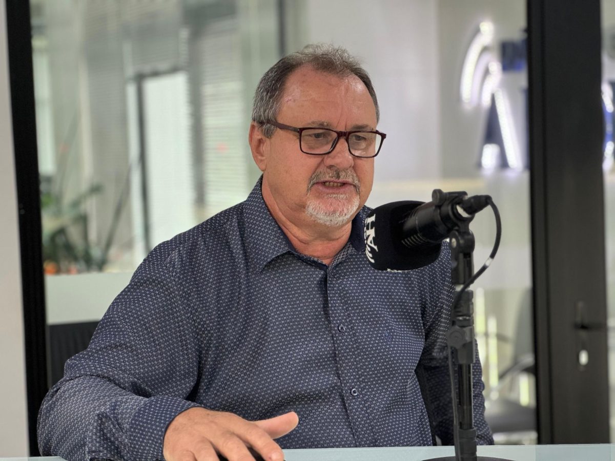 Waldir Blau justifica apelidos a integrantes do governo anterior e atual