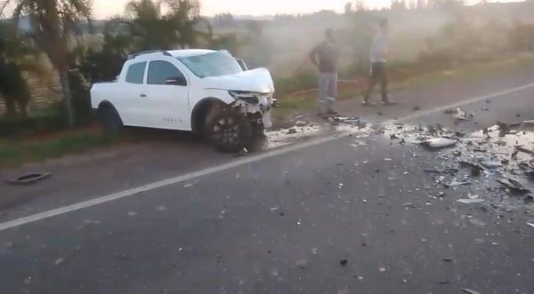 Motorista fica preso às ferragens após colisão na RSC-287