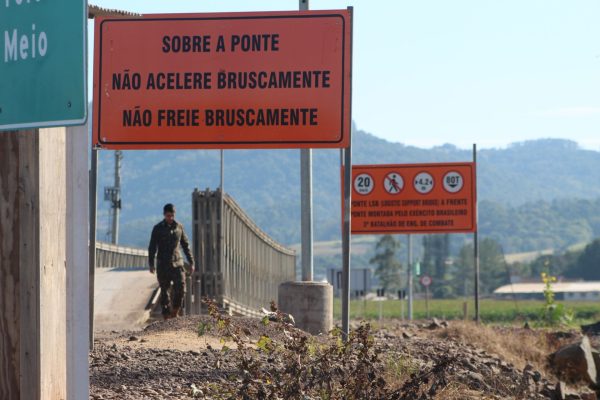 Exército desativa ponte nesta terça-feira