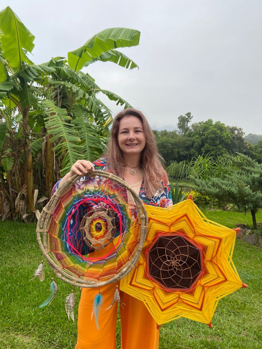“As mandalas são como desenhos sagrados em forma de arte”