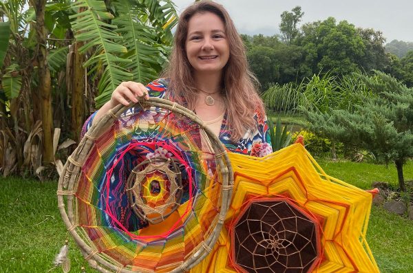 “As mandalas são como desenhos sagrados em forma de arte”