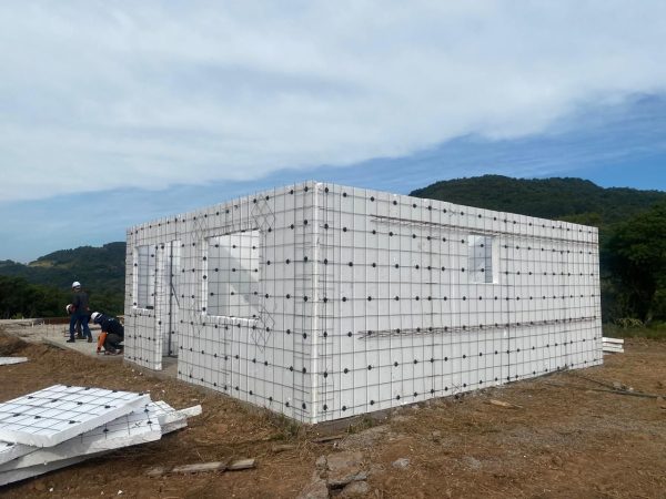 Relvado dá início à construção de 10 casas em loteamento