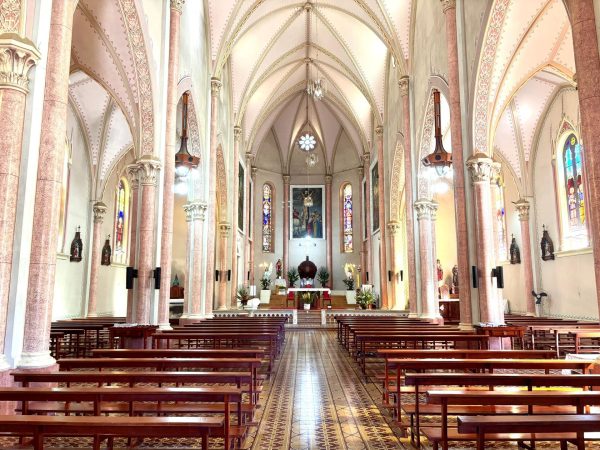Igreja de pedra passa por restauração