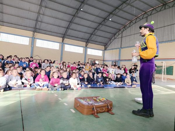 Travesseiro reúne mais de 200 alunos na Caravana Educame