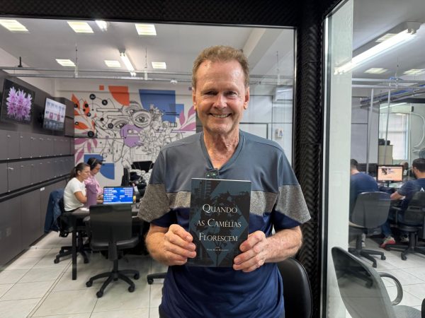 “Eu sou um amador, mas sei espalhar as palavras em cima da página”