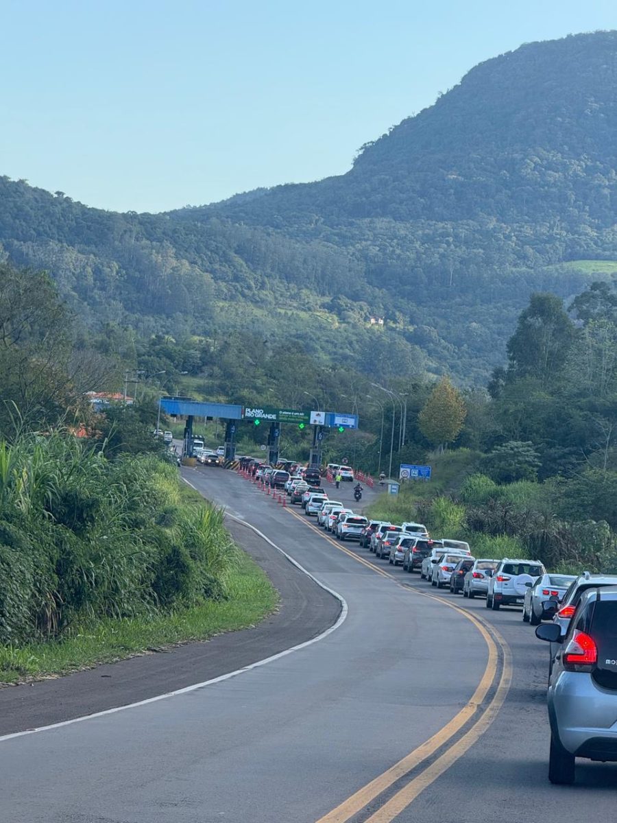 Parados no pedágio (e no tempo)