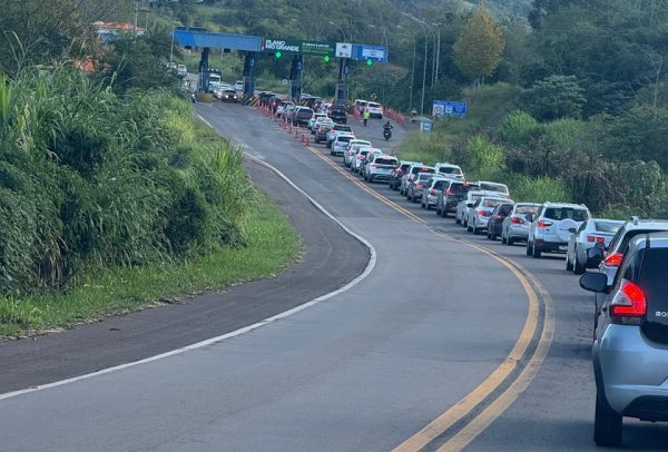 Parados no pedágio (e no tempo)