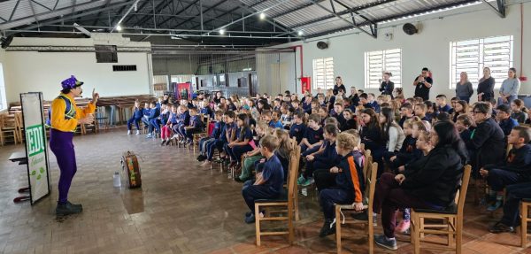 Em um mês, 914 estudantes impactados