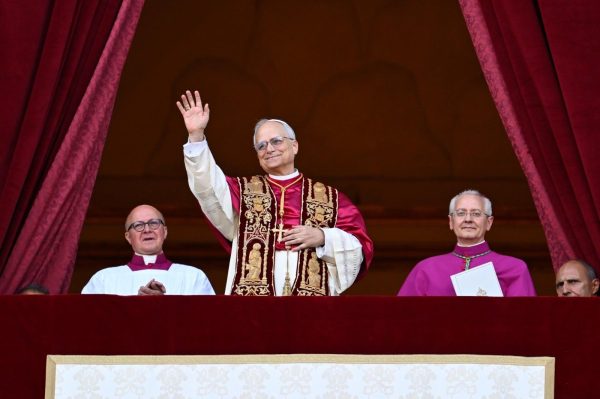 Americano Robert Francis Prevost é anunciado como Papa Leão XIV