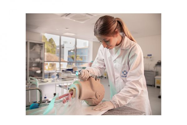 Curso de Medicina tem nota máxima do MEC