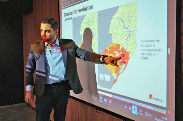 Com o respaldo do vice-governador