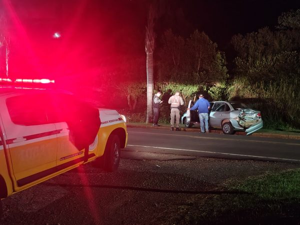 Colisão entre Corsa e Hilux mobiliza polícia na ERS-413