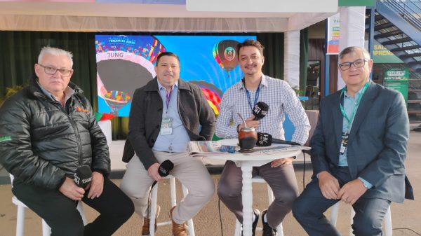 Programa Negócios em Pauta direto da Fenachim