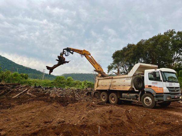 Muçum inicia limpeza do Arroio da Brava