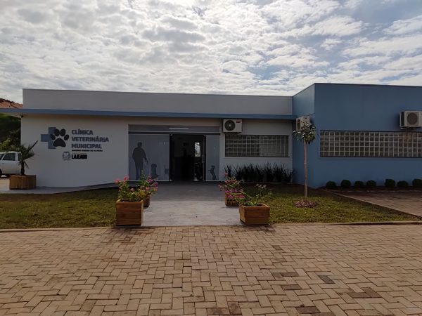 Clínica veterinária é inaugurada com foco em castrações e atendimento social