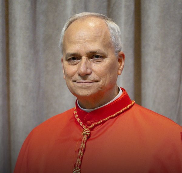 Americano Robert Francis Prevost é anunciado como novo Papa