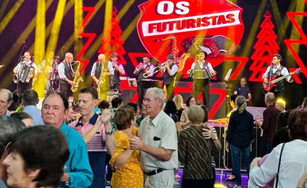 Encontro da Melhor Idade reúne mais de mil pessoas na Fenachim