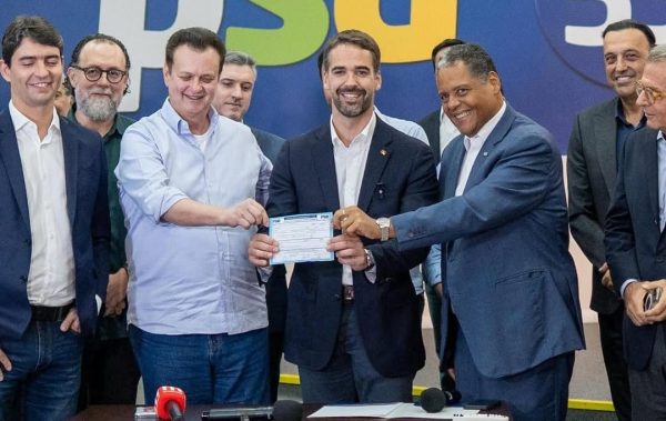 Eduardo Leite oficializa ingresso no PSD