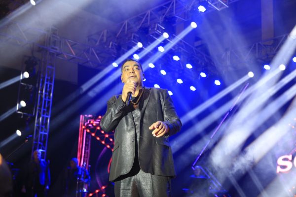 Raça Negra encanta público da 17ª Fenachim