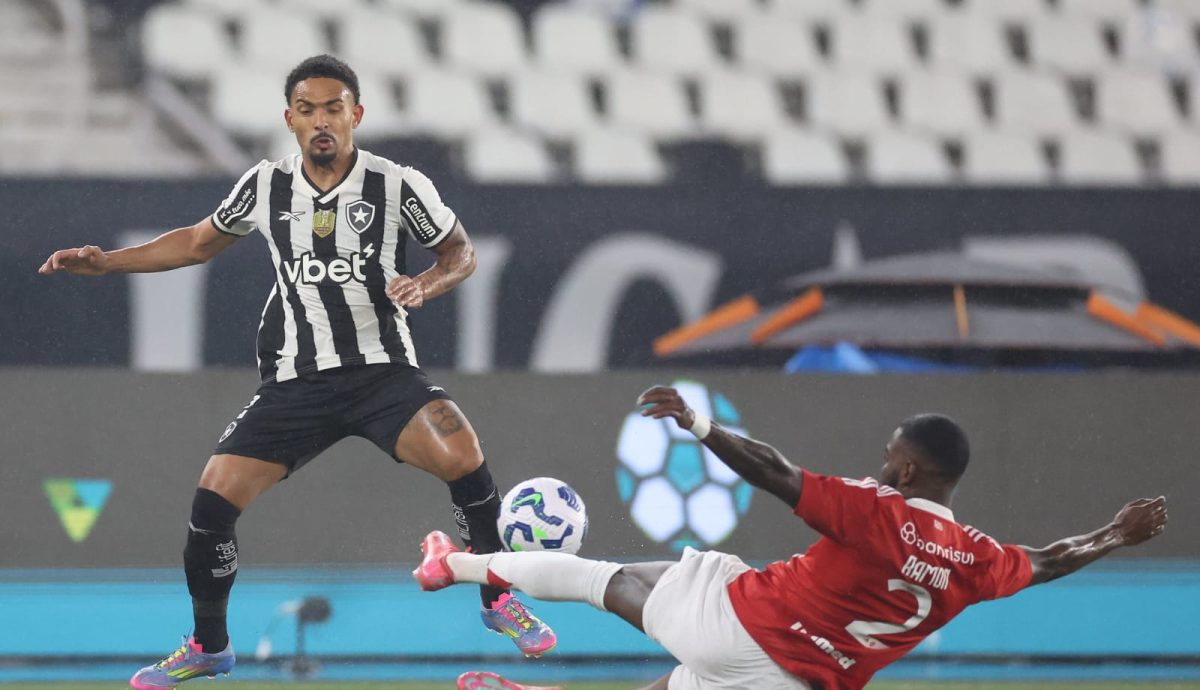 Inter poupa titulares e leva goleada do Botafogo no Brasileirão