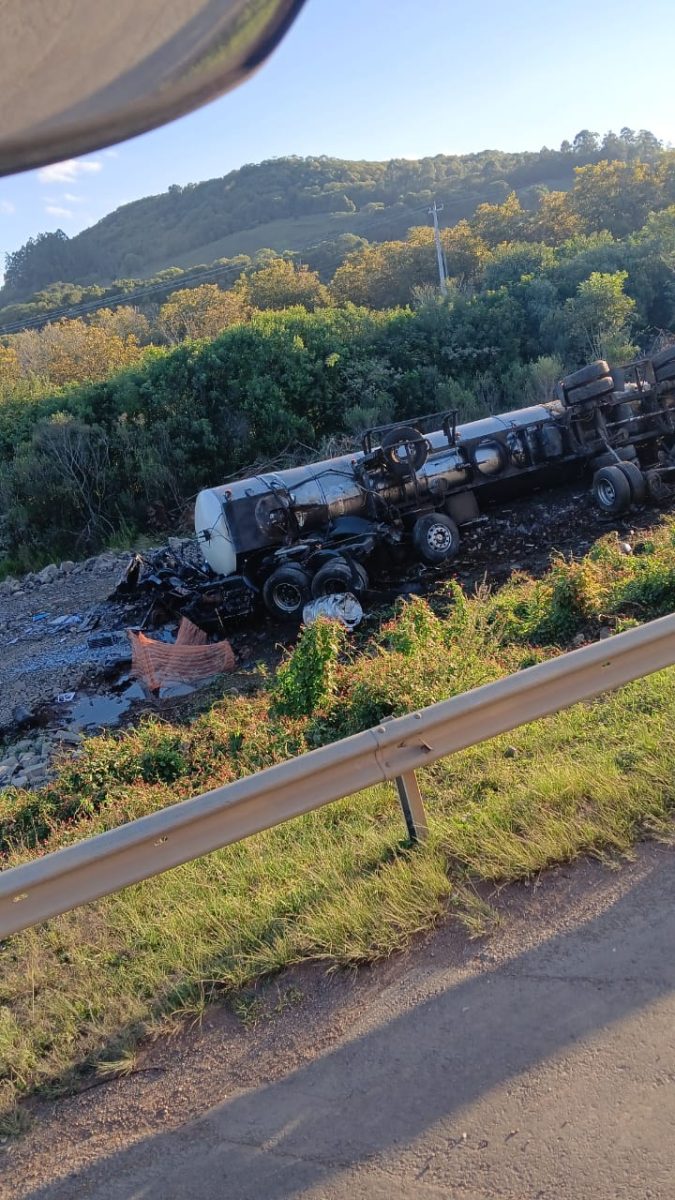 Cinco pessoas ficam feridas em acidente na BR-386