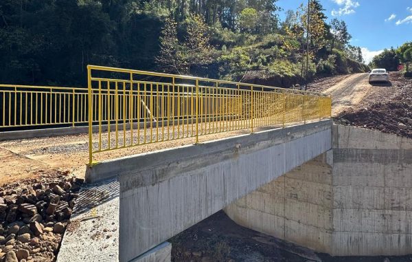 Ponte em Linha Alegre Baixa é liberada para tráfego em Coqueiro Baixo
