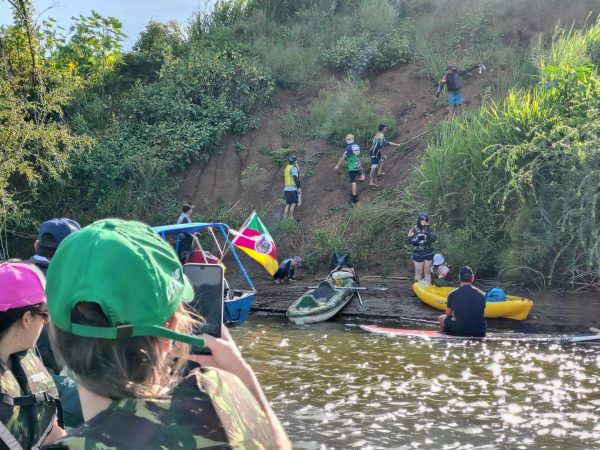Caiaqueiros organizam ação de reflorestamento no Rio Taquari
